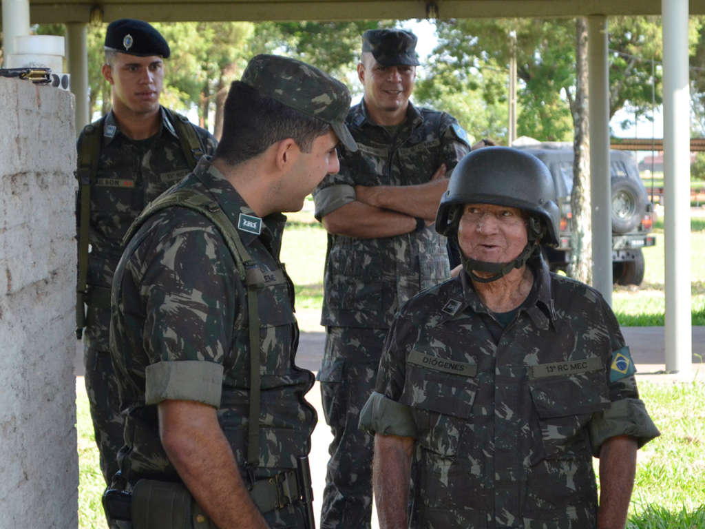 Sr. Diógenes morre e recebe homenagem do 13º RC Mec