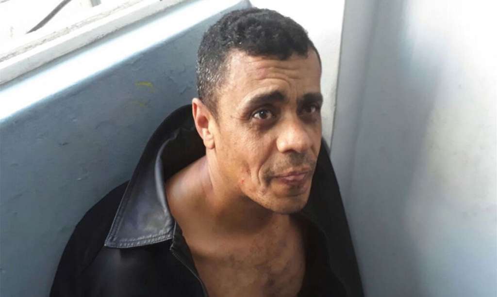 PF confirmou que o homem suspeito de ter esfaqueado o candidato Jair Bolsonaro, Adélio Bispo de Oliveira, de 40 anos, foi detido por populares e seguranças e conduzido por policiais federais para a Delegacia da Polícia Federal em Juiz de Fora.