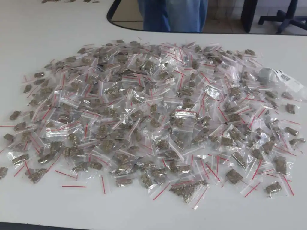 Mulher é presa pela PM em Conchal com grande quantidade de drogas 1 Conchal I