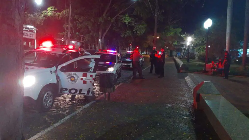 Força de Segurança de Pirassununga prende foragido em festa rave e coloca ordem na Newton Prado 3 ACAO 2