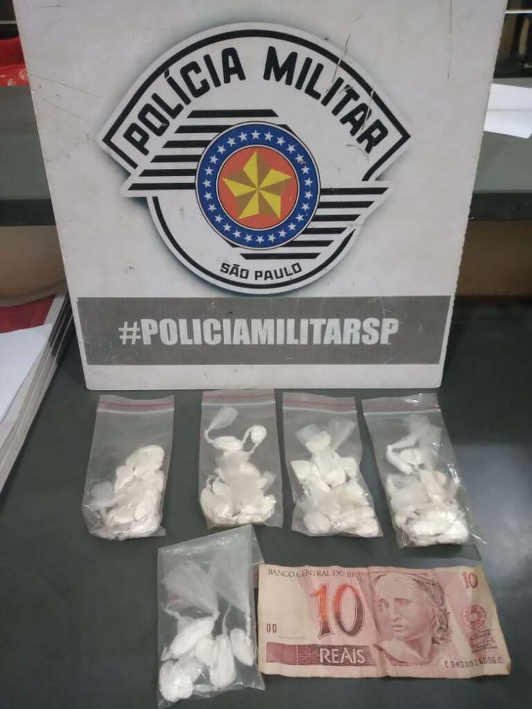 Adolescente preso pela PM no Cerrado de Emas com 64 “porções” de droga é liberado na CPJ 2 Droga Pira 1
