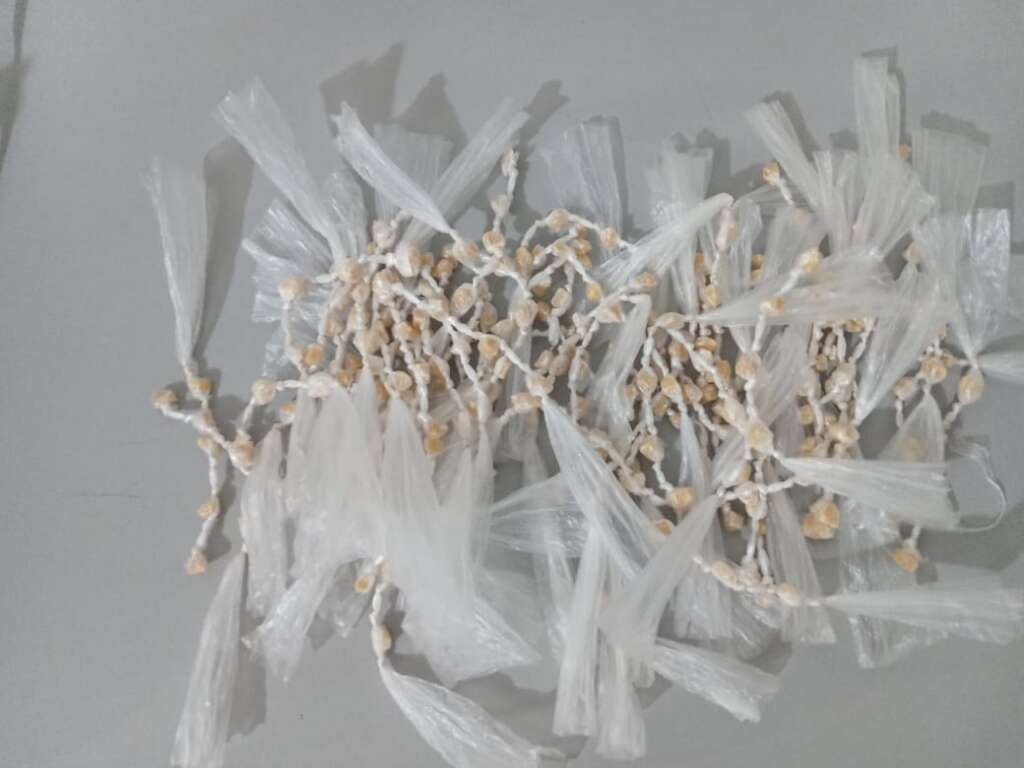Adolescente é preso pela PM de Leme com 254 pedras de crack e por ameaçar o tio com facão 2 LEME 10