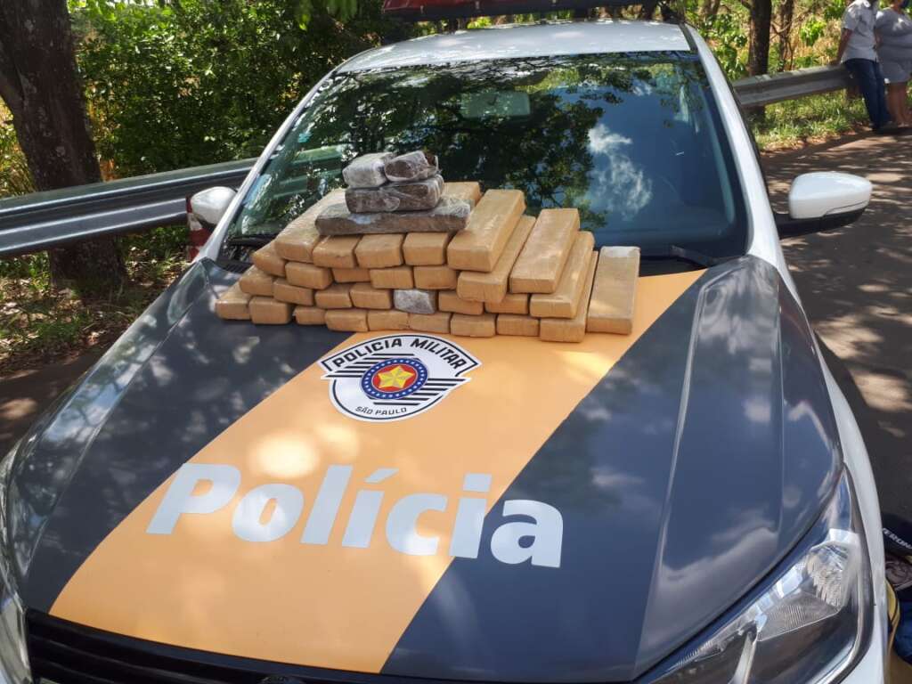 “Operação Ônibus” da PMRv prende duas desempregadas com mais de 18 kg de maconha 2 PMRV ONIBUS 1