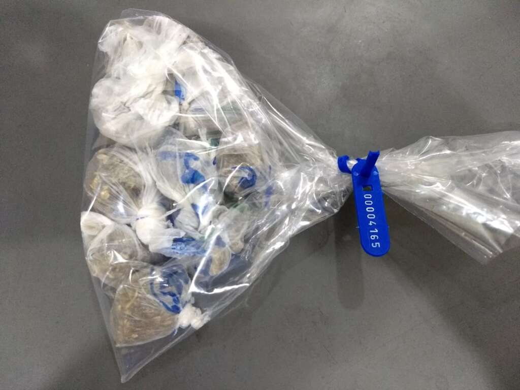 Com envolvimento no tráfico de drogas, adolescente é preso pela PM na zona norte 3 POLICIAMENTO 2