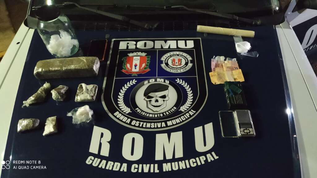 Equipe da ROMU da GCM de Pirassununga tira de circulação 1 kg de maconha