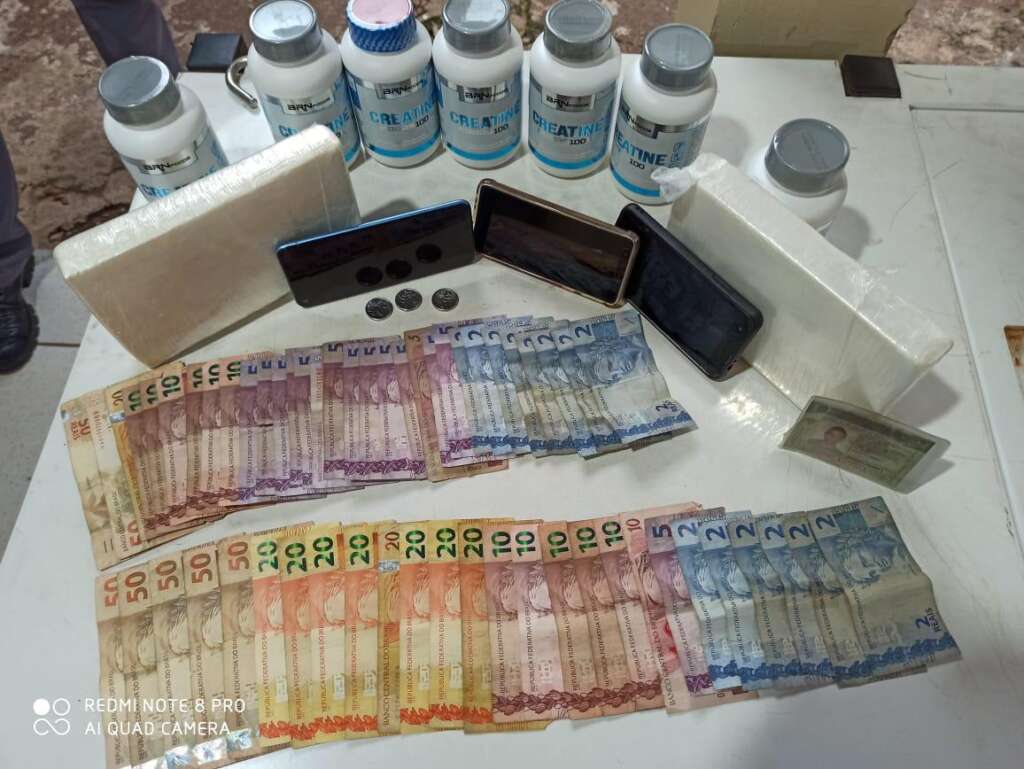 Mulher presa com 7 kg de cocaína, mas liberada em audiência de custódia é presa em Leme com 2 kg de pasta base 1 L 1 2