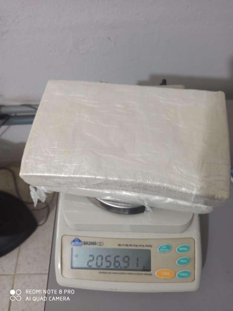 Mulher presa com 7 kg de cocaína, mas liberada em audiência de custódia é presa em Leme com 2 kg de pasta base 2 L 2 1