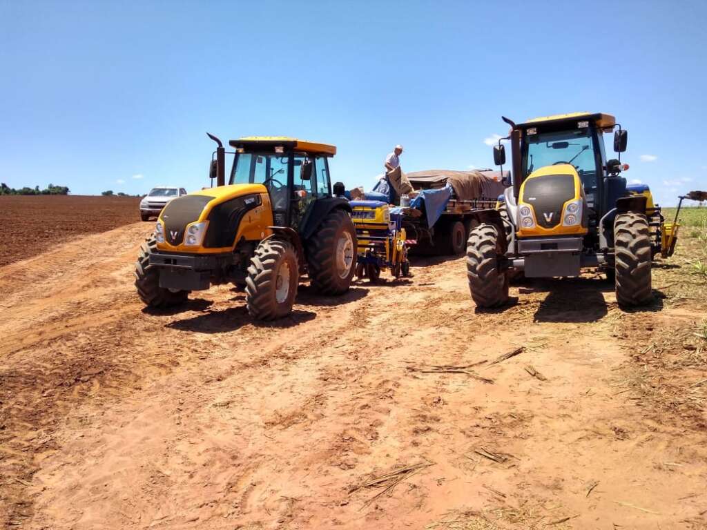 Máquinas agrícolas furtadas em Santa Cruz das Palmeiras