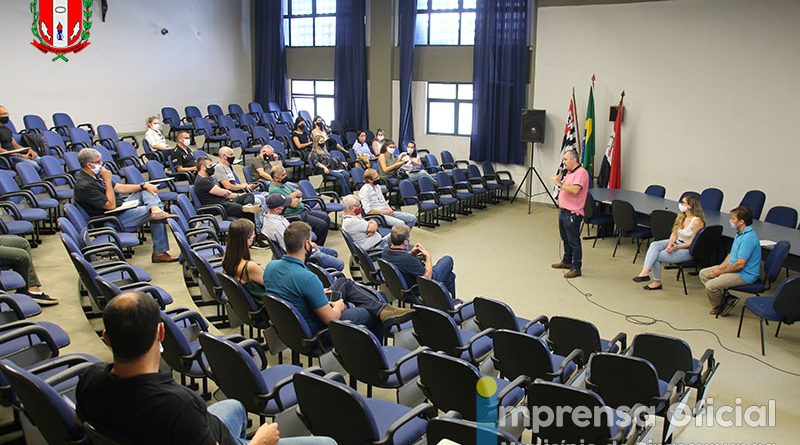 Planejamento realiza reunião com engenheiros e arquitetos para aprimorar procedimentos