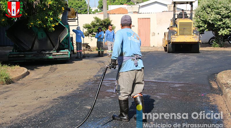 Prefeitura inicia recapeamento de ruas em Pirassununga