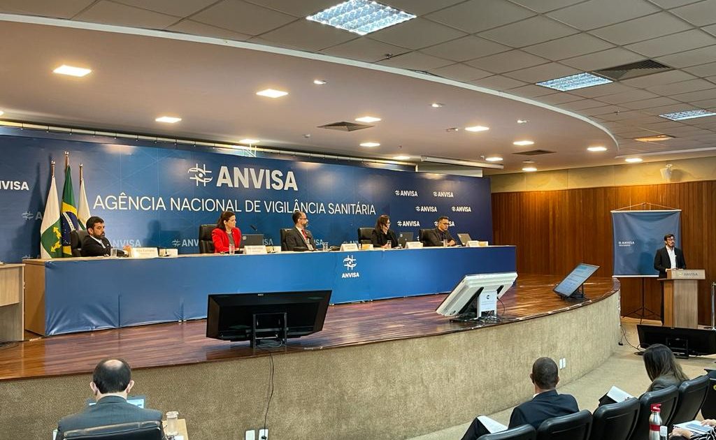 Anvisa aprova uso emergencial da vacina Coronavac e de Oxford