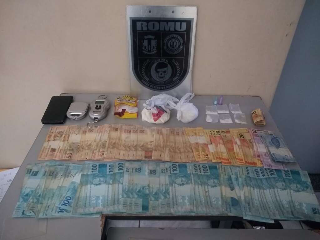ROMU prende casal por suspeita de tráfico de drogas em Pirassununga