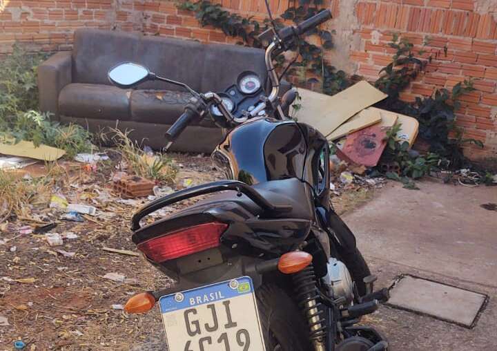 GCMs encontram moto furtada antes de vítima registrar o caso