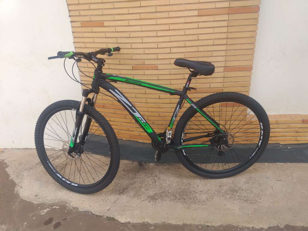 Homem que iria “receber" o benefício na C.E.F. furta bicicleta, cai no solo e acaba preso