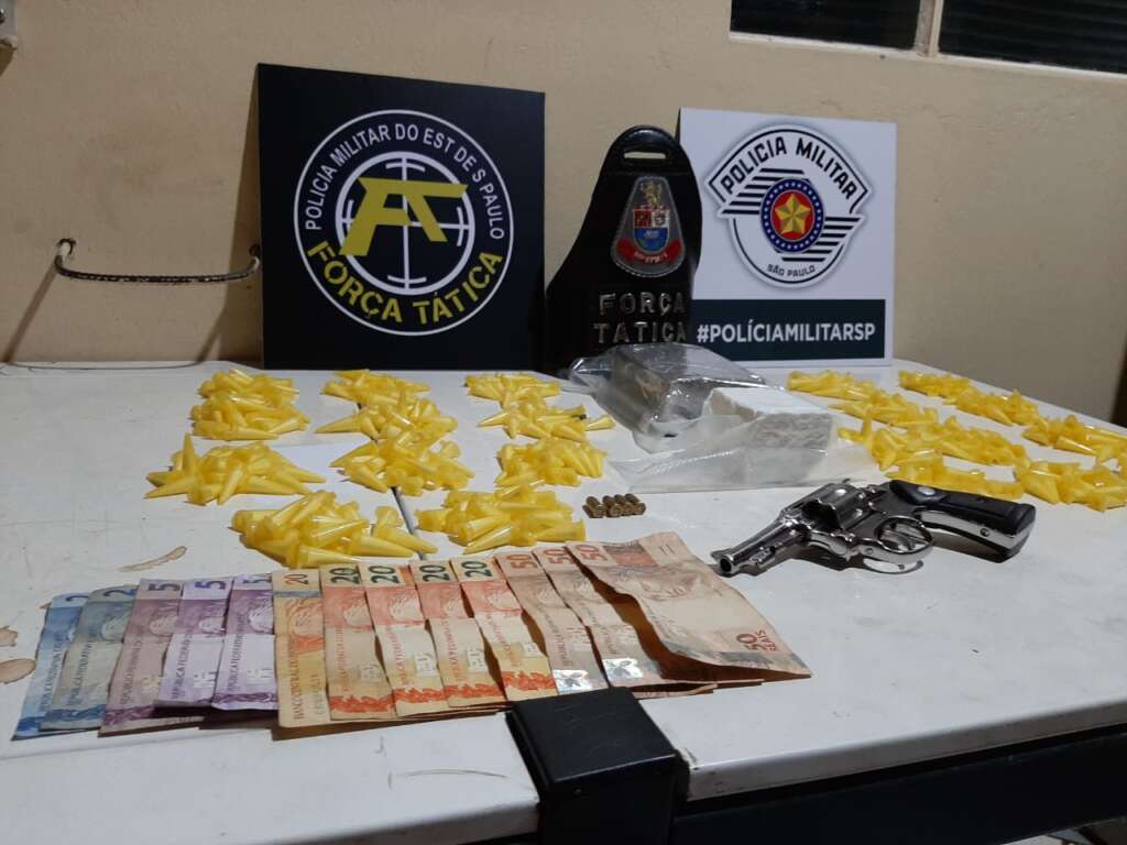 Cerca de 1,5 kg de drogas e arma de fogo apreendidos pela Força Fática da PM de Leme