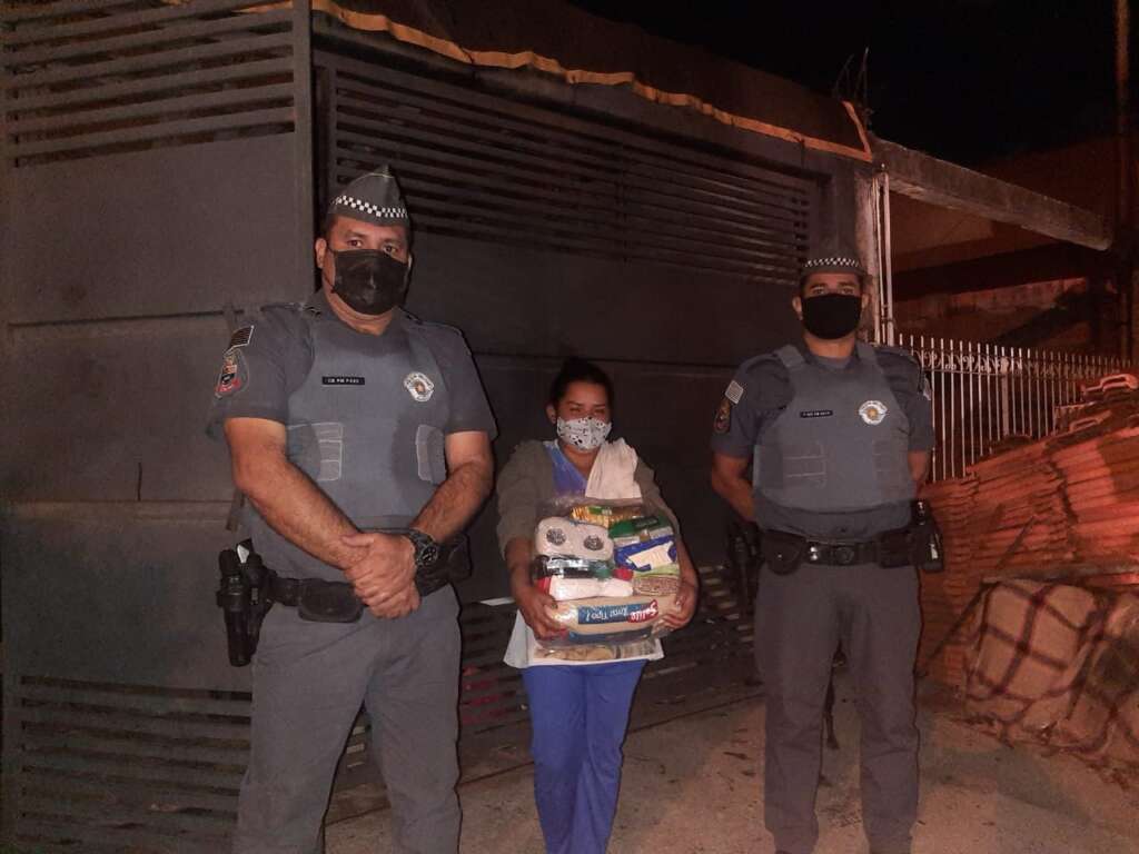 Polícia Militar da cidade de Leme em grande campanha na arrecadação de Cestas Básicas 1 LEME CAPA