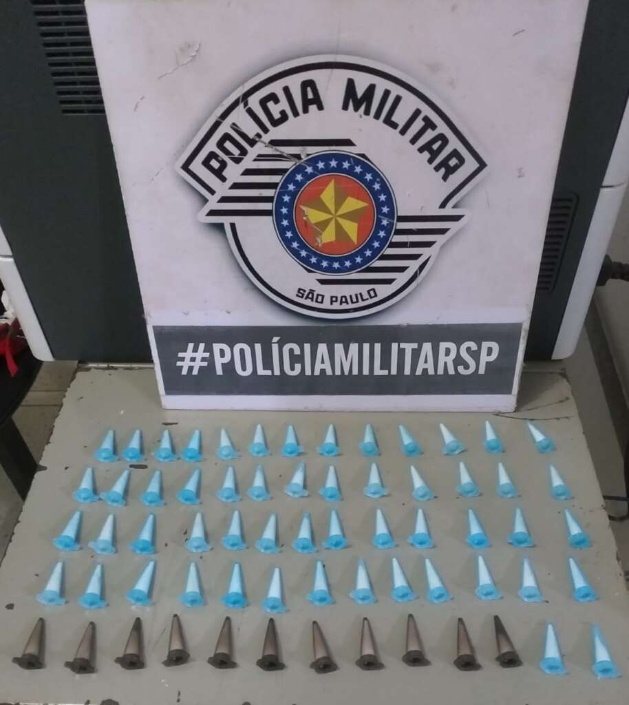 PM de Leme prende dois por tráfico de drogas e retira drogas de circulação 3 PM DROGA 2