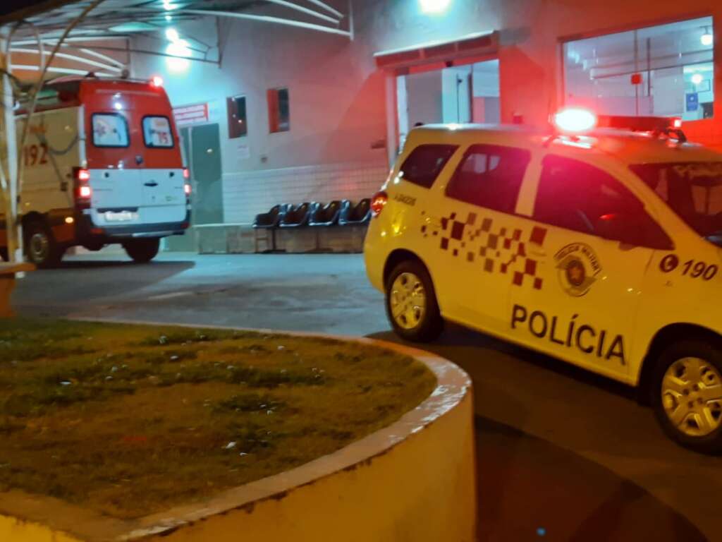 Homem saca arma de fogo contra policiais em abordagem e é alvejado e morto