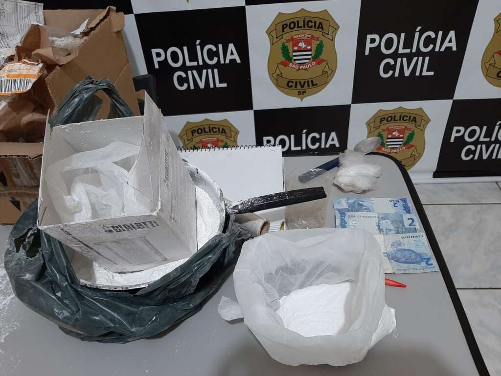 Denúncia leva Polícia Civil de Pirassununga prender suspeito de envolvimento com o tráfico 1 Denúncia leva Polícia Civil de Pirassununga prender suspeito de envolvimento com o tráfico