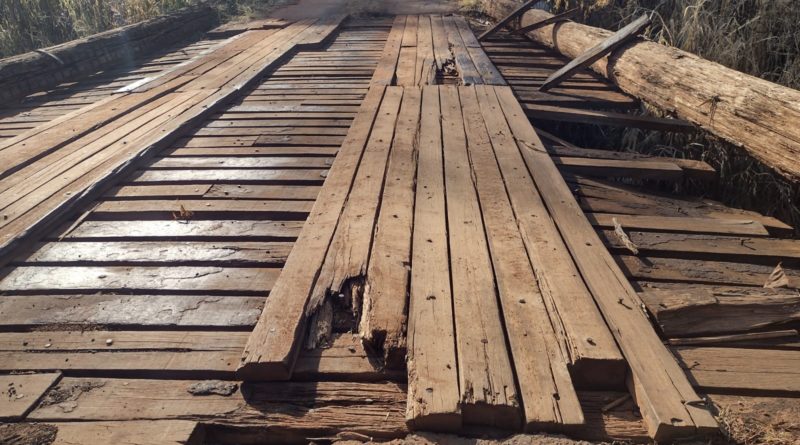 Pirassununga. Ponte de acesso ao Canil Municipal está interditada
