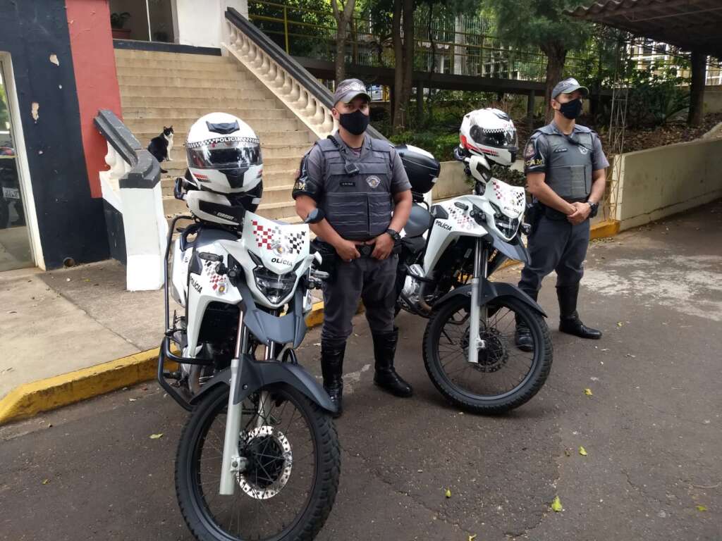 Policiais Militares da ROCAM de Pirassununga prende foragida da Justiça