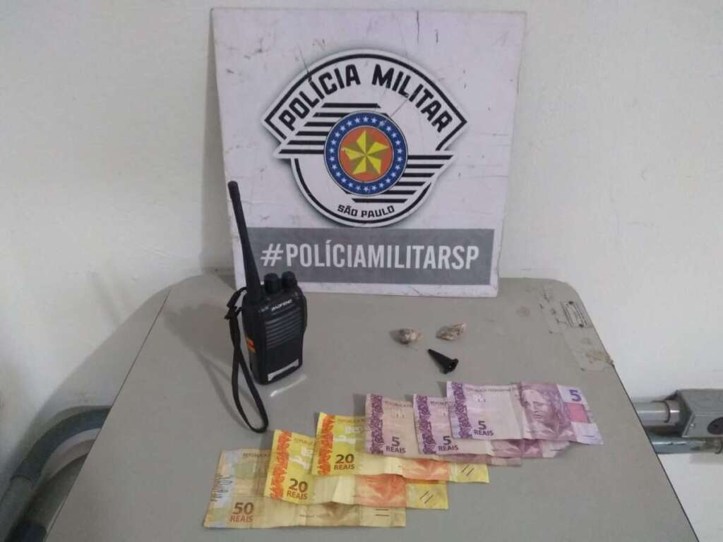 Mulher é detida com drogas e dinheiro após denúncia em Leme 1 Leme 5