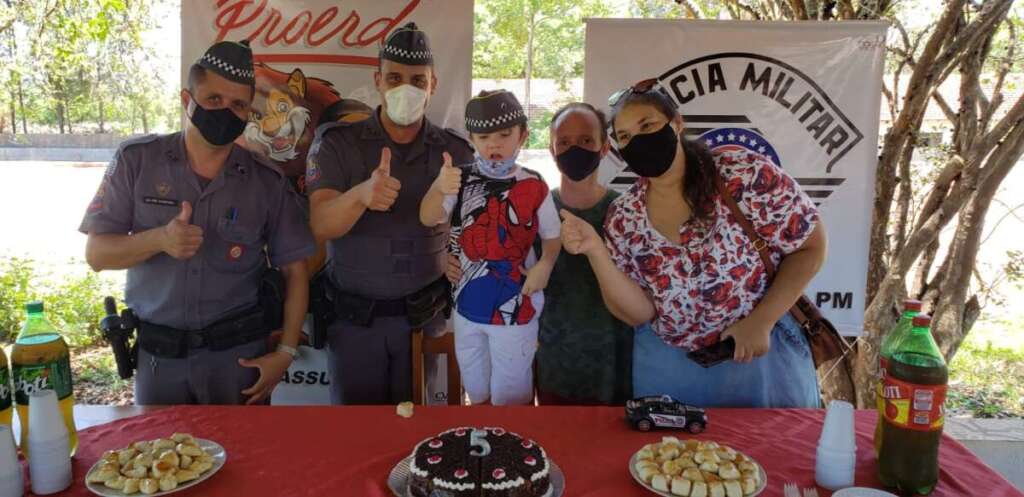 Menino realiza sonho em comemorar aniversário com policiais militares 4 WhatsApp Image 2021 11 22 at 14.58.03