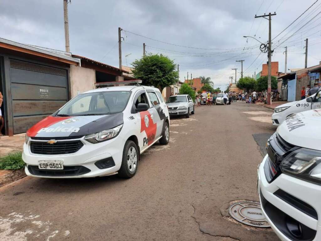 Leme: Quatro baleados, dois morreram, um grave, uma mulher com disparo no pé e dois cachorros mortos 5 LLLL1 1
