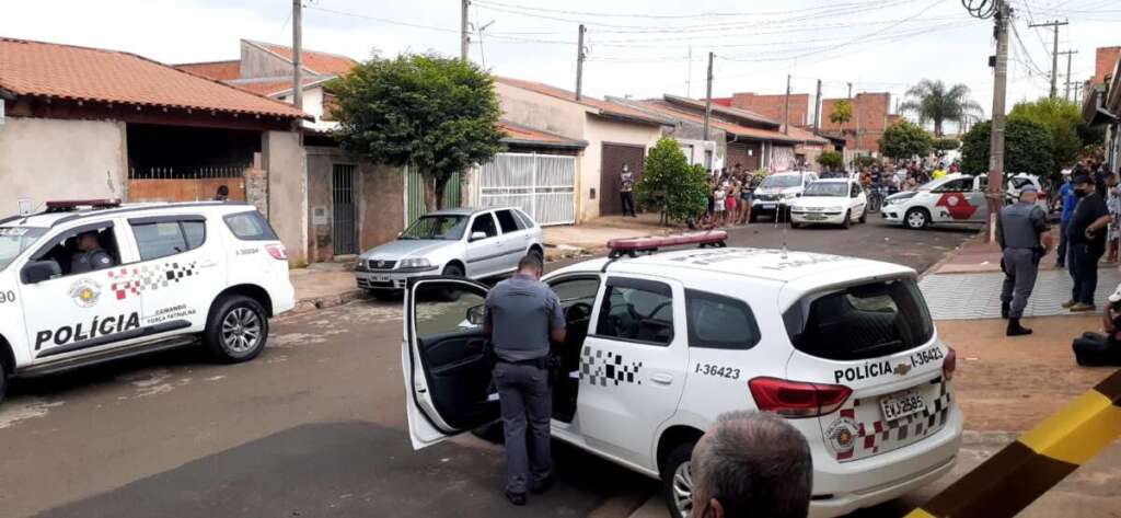 Leme: Quatro baleados, dois morreram, um grave, uma mulher com disparo no pé e dois cachorros mortos 8 emleme.com .br 1