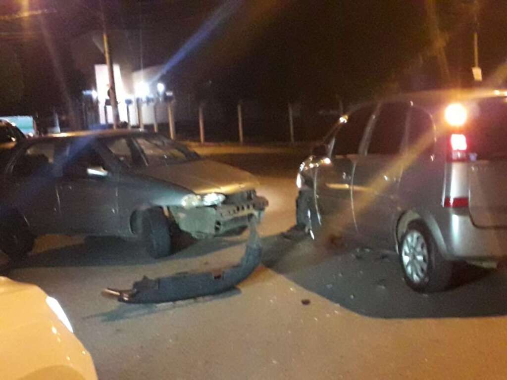Homem é preso por embriaguez ao volante. Teste do bafômetro apresentou 1,23 mg/I 4 R 3