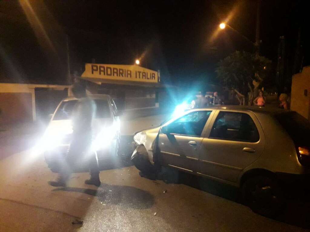 Homem é preso por embriaguez ao volante. Teste do bafômetro apresentou 1,23 mg/I 2 R 4