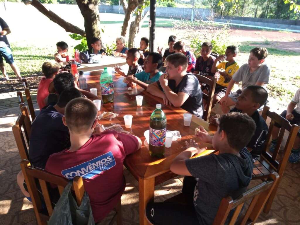 Após dois anos devido ao Covid-19, atividades do Projeto Social (futebol) é reiniciado pela Polícia Militar 5 FUTE 5