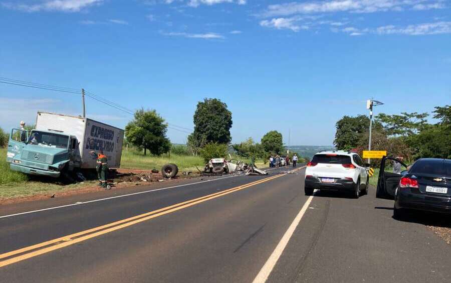 Jovem morre em acidente na SPA-241 após colidir contra caminhão 