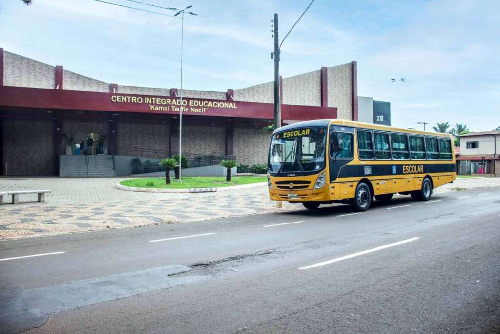 Projeto leva estudantes para conhecerem pontos historicos de Leme 1