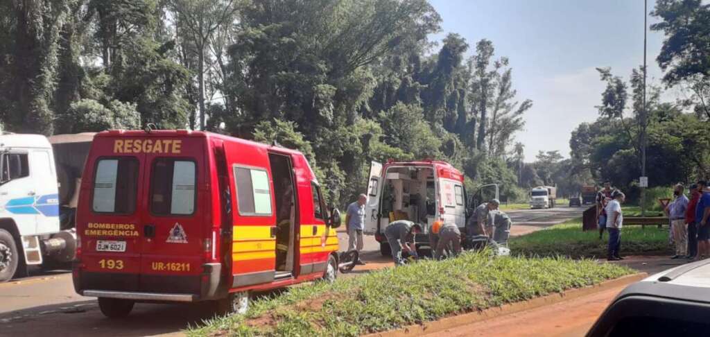 Condutor de camioneta não respeita sinal de PARE e provoca acidente na SP-201 em Pirassununga 