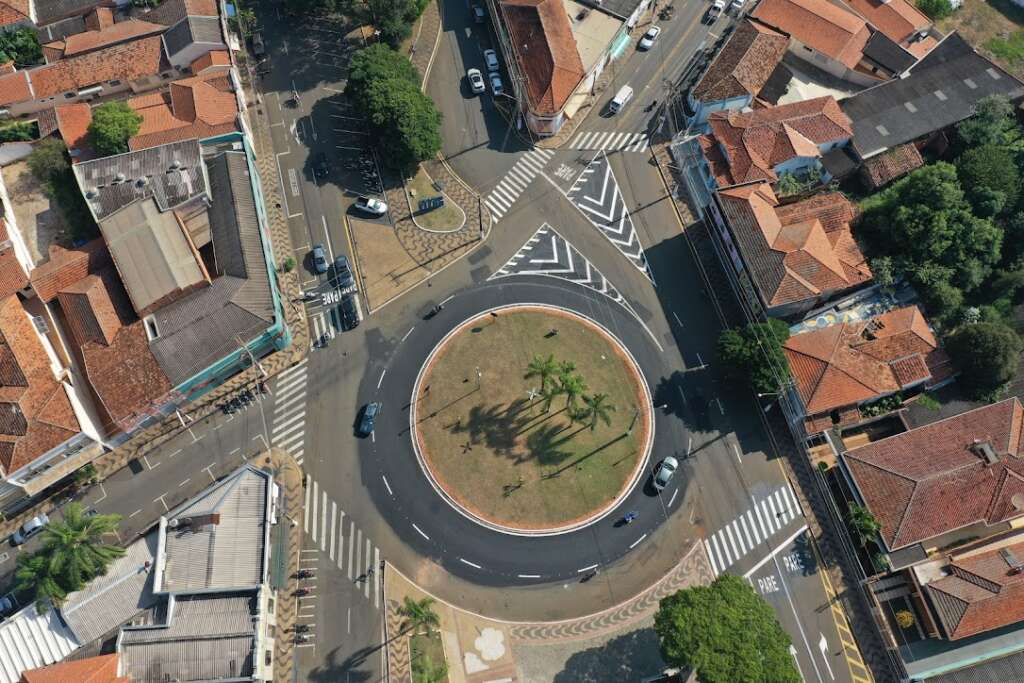 Remodelação da Rotatória Luiz Baccarin 1 Rotatoria Luiz Baccarin 01
