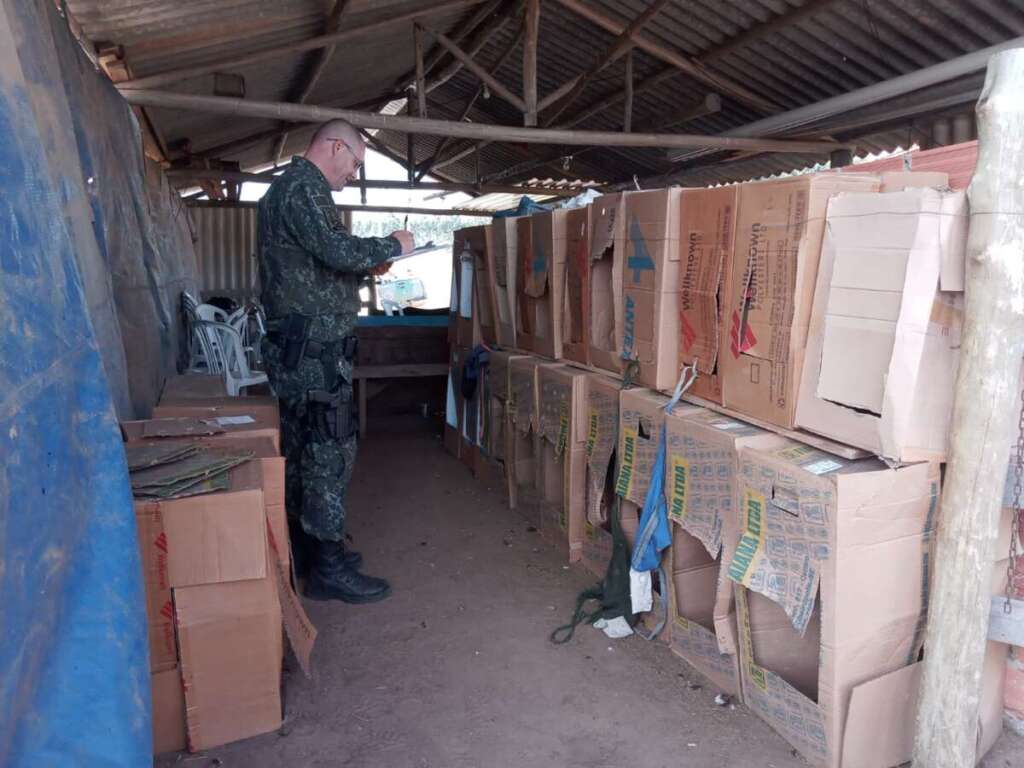 PM Ambiental aplica mais de R$ 1 milhão e 600 mil de multa por brigas de galo em apoio à Polícia Civil Judiciária 3 Galo Briga 1