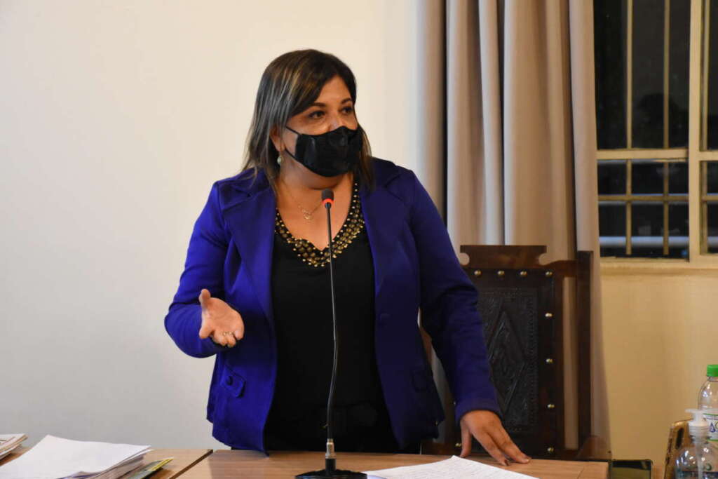 Atendimento odontológico de Pirassununga está uma lástima. Vereadora Luciana faz Pedido de Informação 2 LUCIANA 1