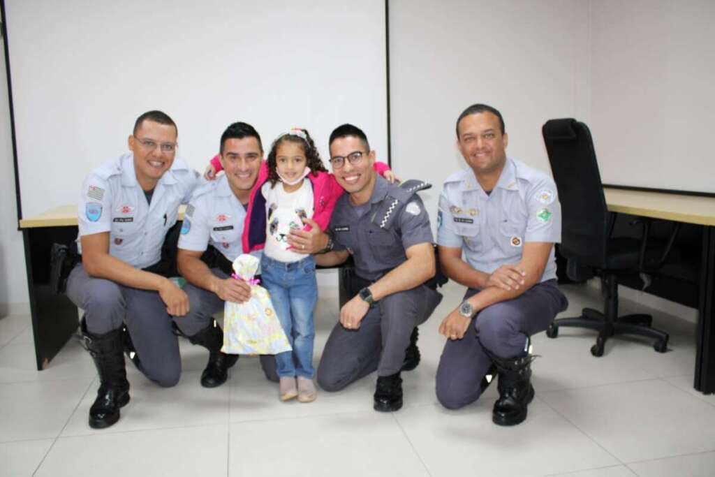 Criança salva. PMs Rodoviários recebem votos de congratulação do vereador Vitor Naressi 2 Crianca Salva 1 1