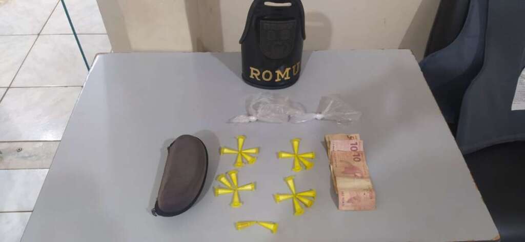 ROCAM e ROMU tiram de circulação eppendorfs contendo cocaína. Um homem foi preso 3 Drogas 2 1