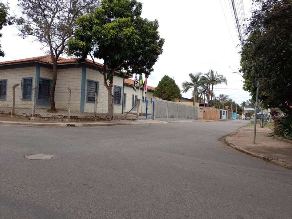 Criança que caiu em Escola Municipal de Pirassununga foi sepultada na segunda-feira