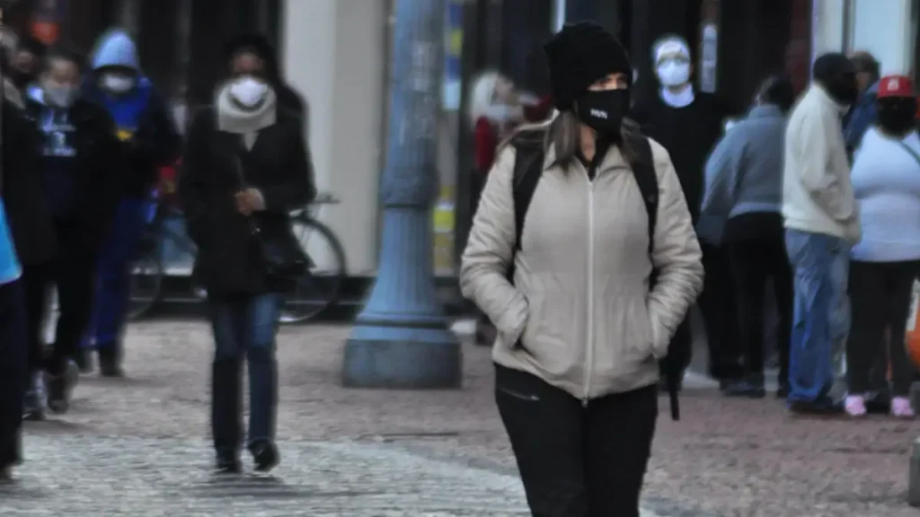 Alerta: frente fria muito forte passa pelo Brasil