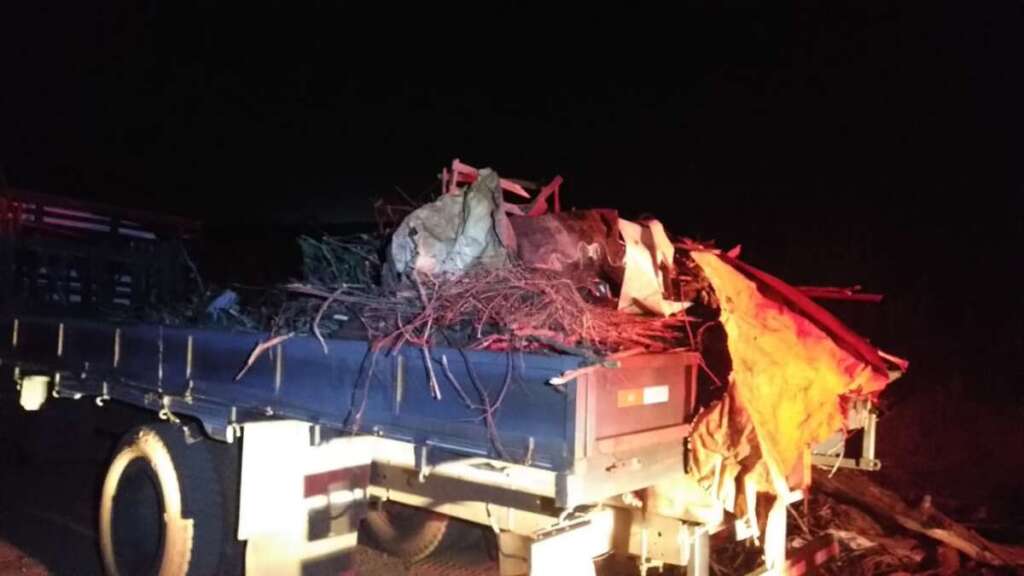 Equipe de GPAR da GCM flagra descarte irregular de lixo na “Estrada do Lixão” 2 GPAR LIXO 1