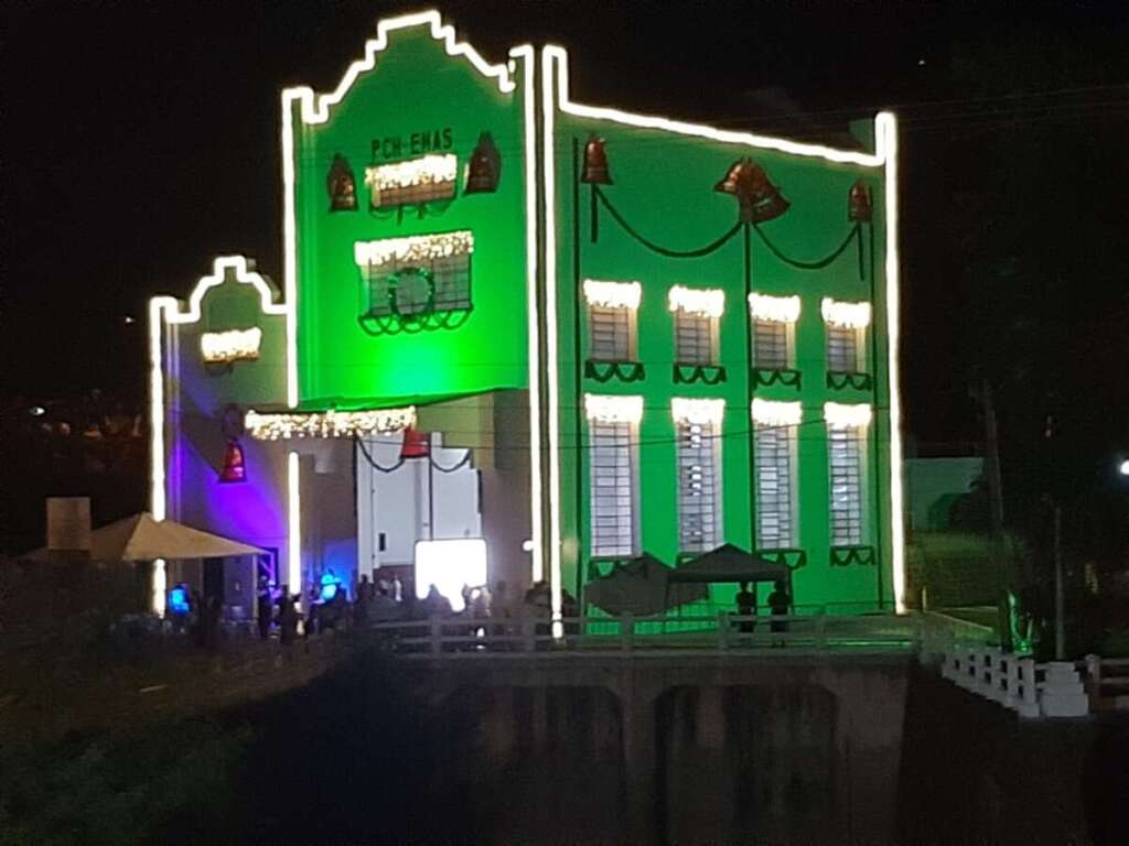 ARATU Energia homenageia Pirassununga e região com luzes de Natal em Emas