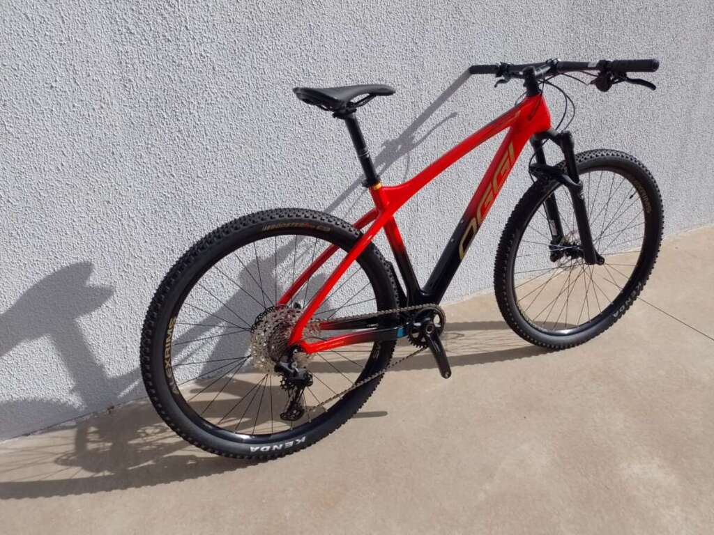 Populares auxiliam policiais militares para prender assaltante que levou bike de R$ 14 mil 1 WhatsApp Image 2023 03 03 at 16.26.53