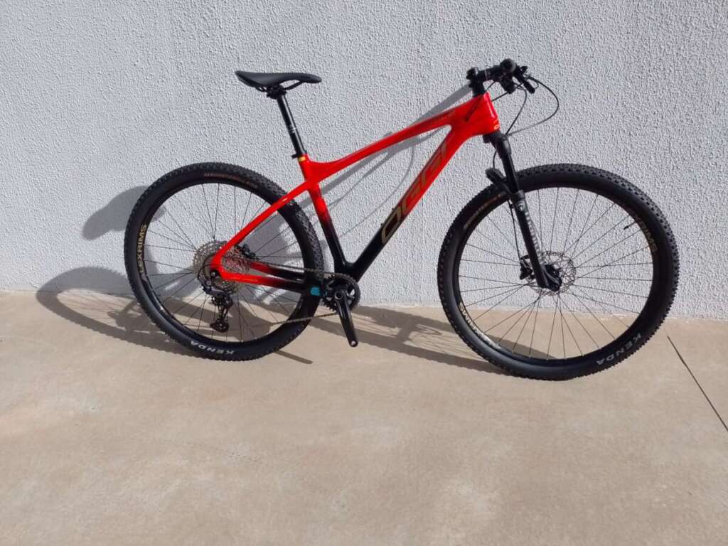 Populares auxiliam policiais militares para prender assaltante que levou bike de R$ 14 mil 2 WhatsApp Image 2023 03 03 at 16.26.54