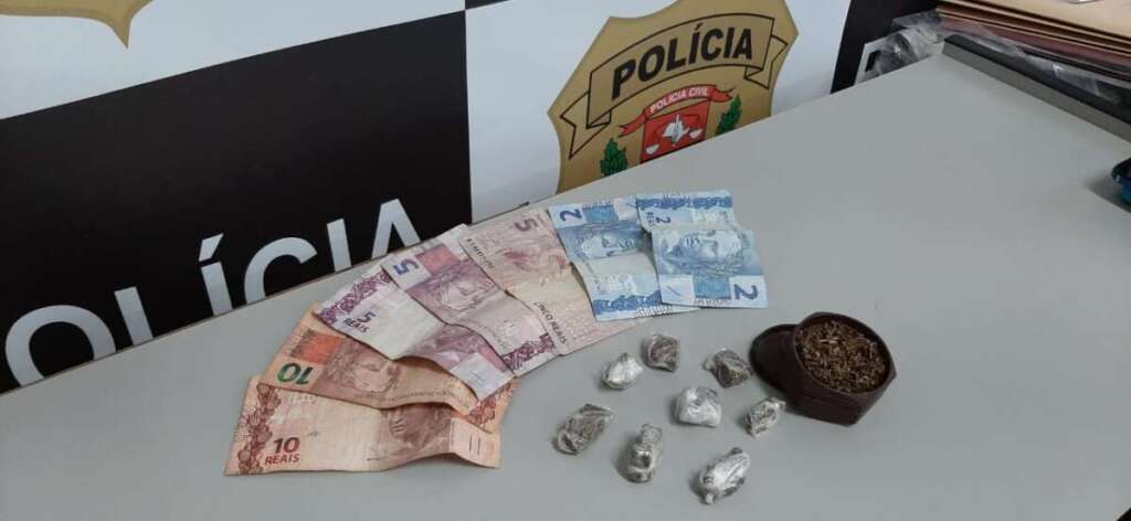 Com 14 anos de idade adolescente é preso com drogas, mas liberado no plantão policial 1 WhatsApp Image 2023 03 24 at 18.54.03