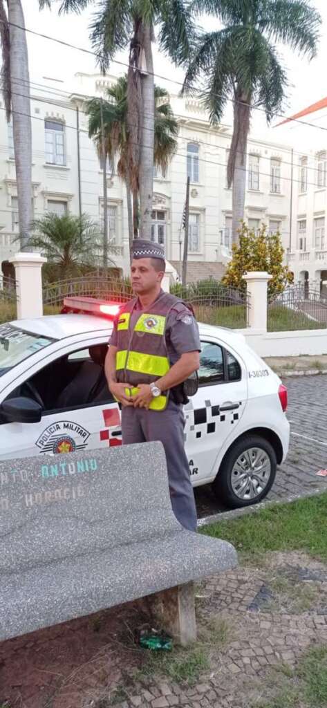 Escolas do município de Pirassununga tiveram policiamento ostensivo nesta quinta-feira 19 pm escola pirassununga 20 abril 17