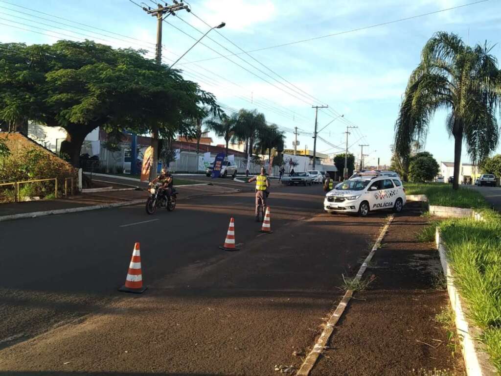 Escolas do município de Pirassununga tiveram policiamento ostensivo nesta quinta-feira 20 pm escola pirassununga 20 abril 18