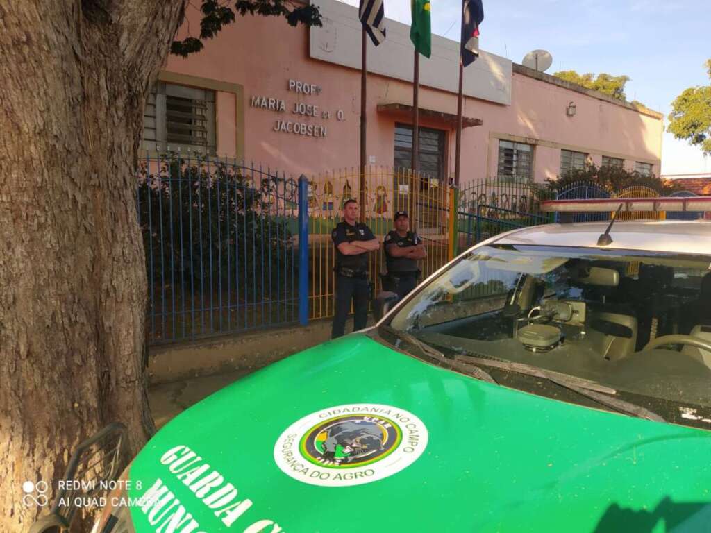 Escolas do município de Pirassununga tiveram policiamento ostensivo nesta quinta-feira 40 pm escola pirassununga 20 abril 38